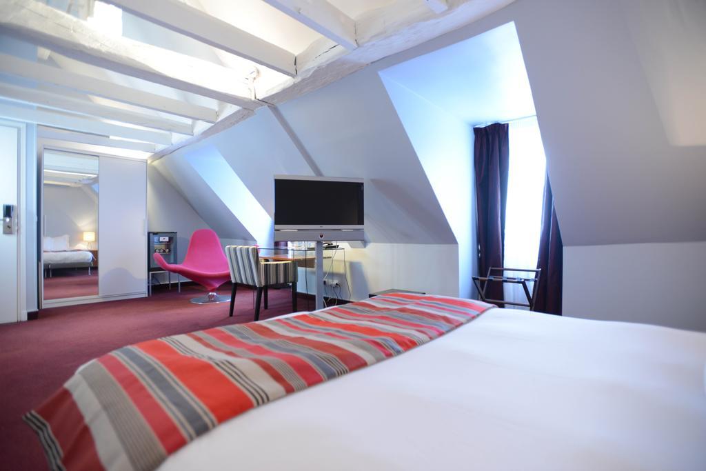 Hotel Des Archives Париж Стая снимка