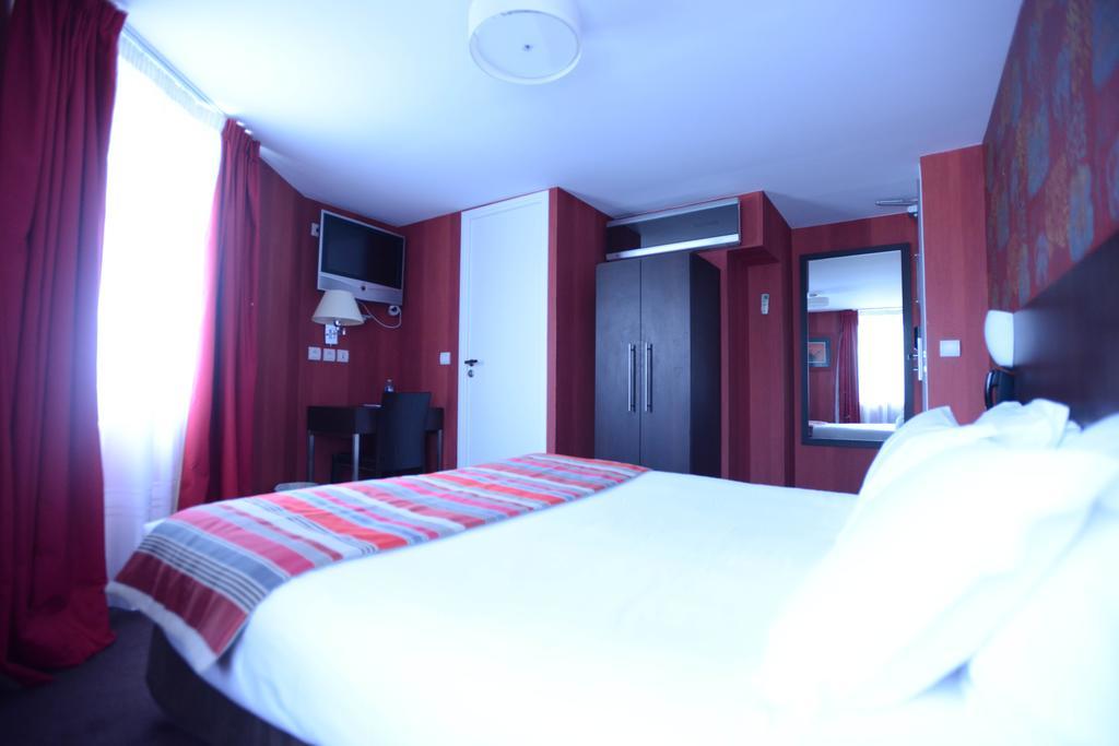 Hotel Des Archives Париж Стая снимка